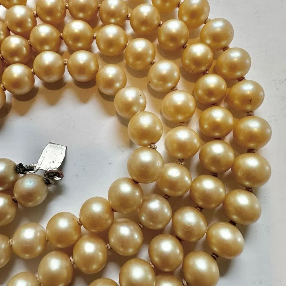 Vintage double strand faux pearl necklace